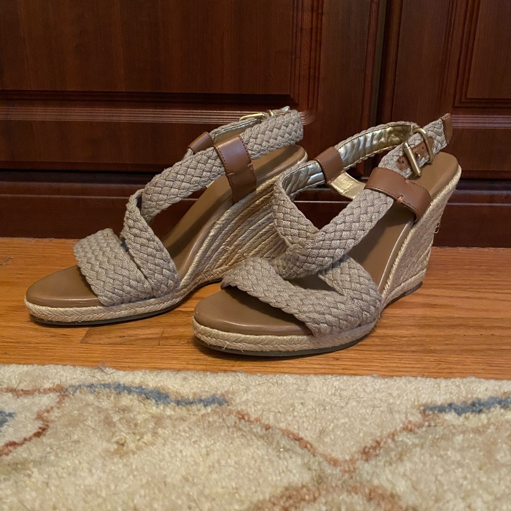 Banana Republic Knot Wedges